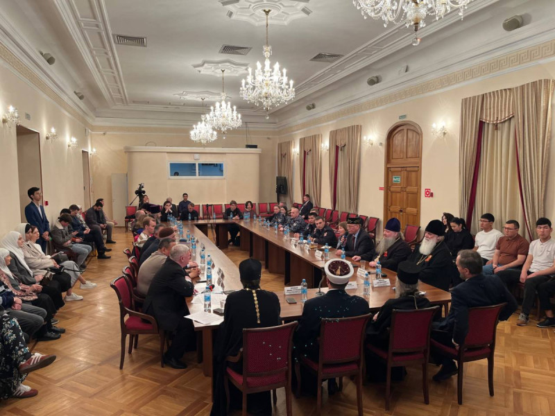 Первое заседание Дискуссионного клуба евразийской молодежи